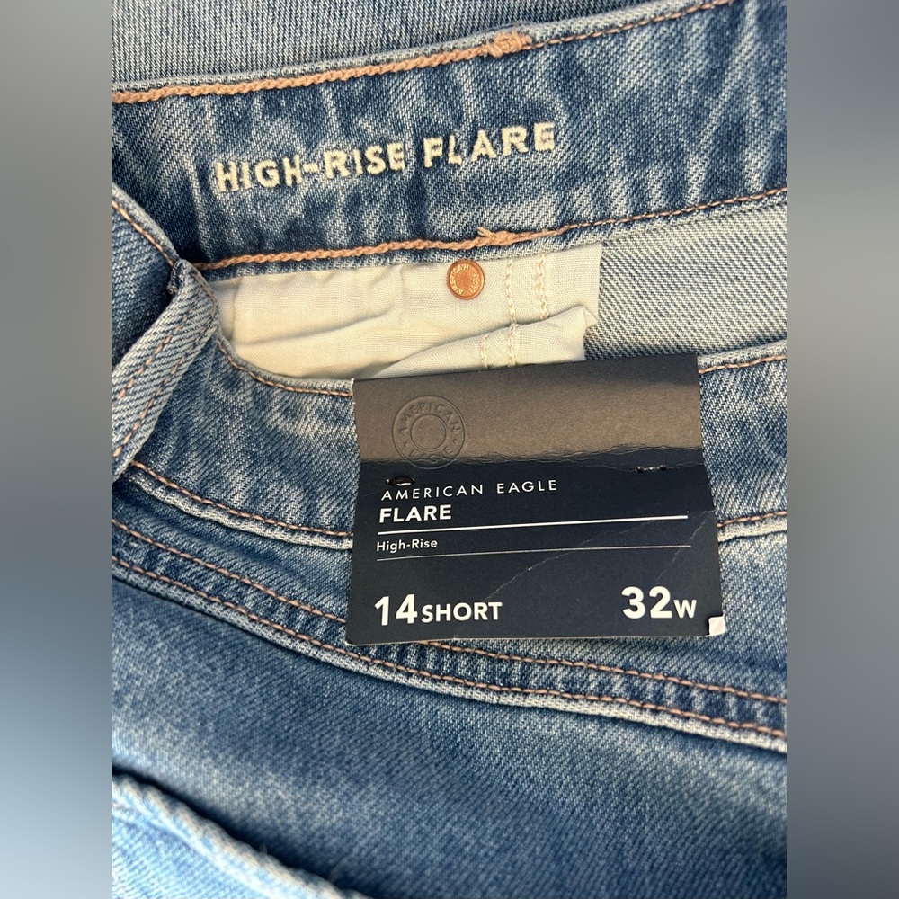 Awesome & Super flattering pair of American Eagle High Rise, Flare (wide leg) - Picture 6 of 13
